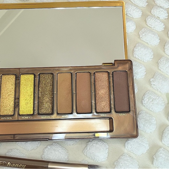 Urban Decay Naked Honey Eyeshadow Palette - Picture 8 of 10